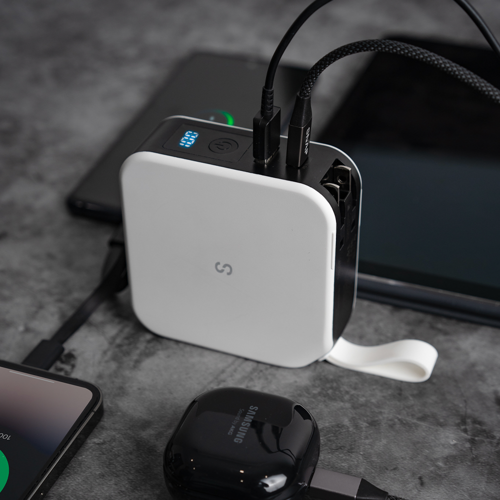 Synapik 5-in-1 Magnetic Wireless Power Bank with Built-in Cable Prongs for Ultimate Charging Solutions