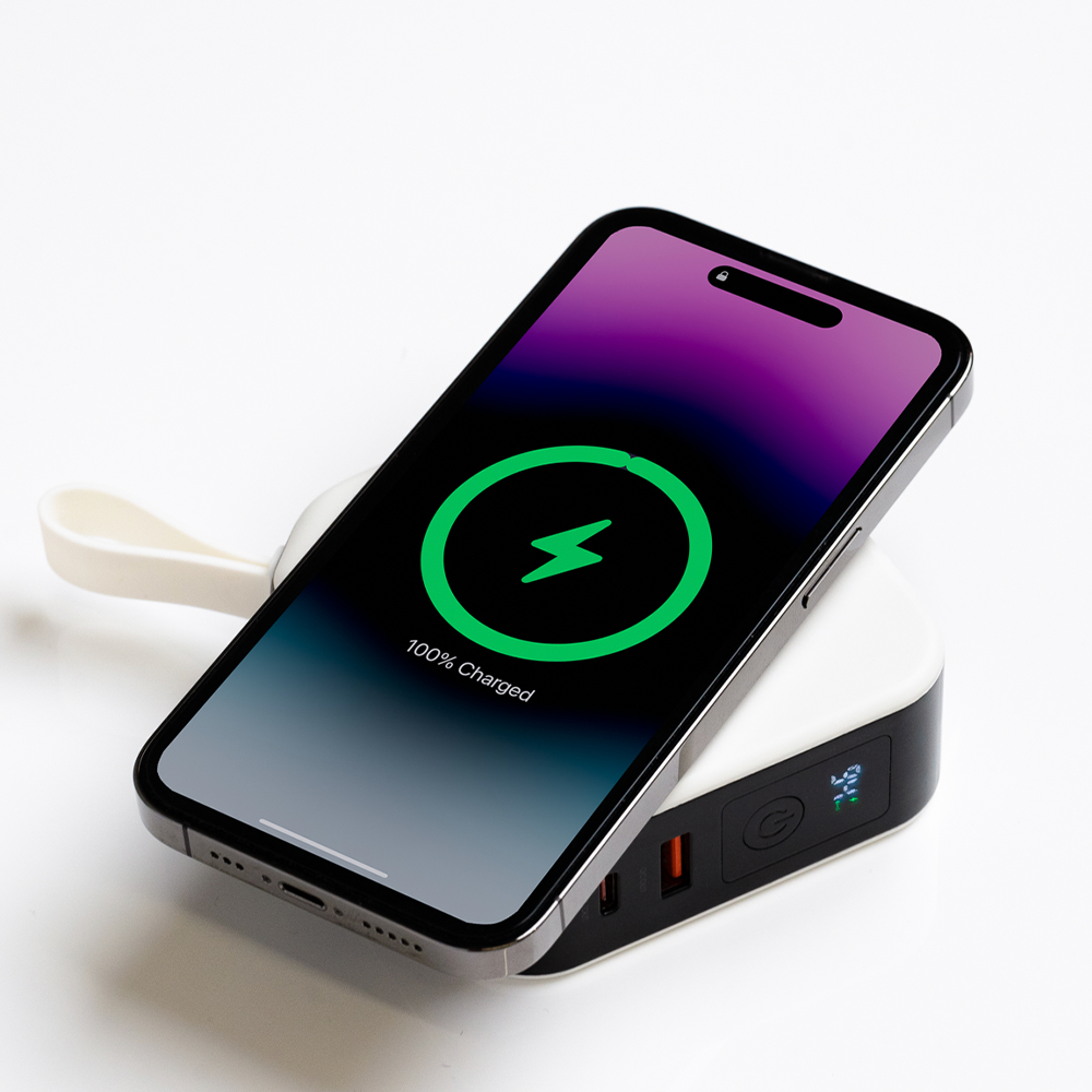 Synapik 5-in-1 Magnetic Wireless Power Bank with Built-in Cable Prongs for Ultimate Charging Solutions