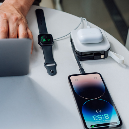 Synapik 5-in-1 Magnetic Wireless Power Bank with Built-in Cable Prongs for Ultimate Charging Solutions