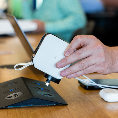 Synapik 5-in-1 Magnetic Wireless Power Bank with Built-in Cable Prongs for Ultimate Charging Solutions