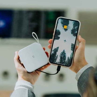 Synapik 5-in-1 Magnetic Wireless Power Bank with Built-in Cable Prongs for Ultimate Charging Solutions