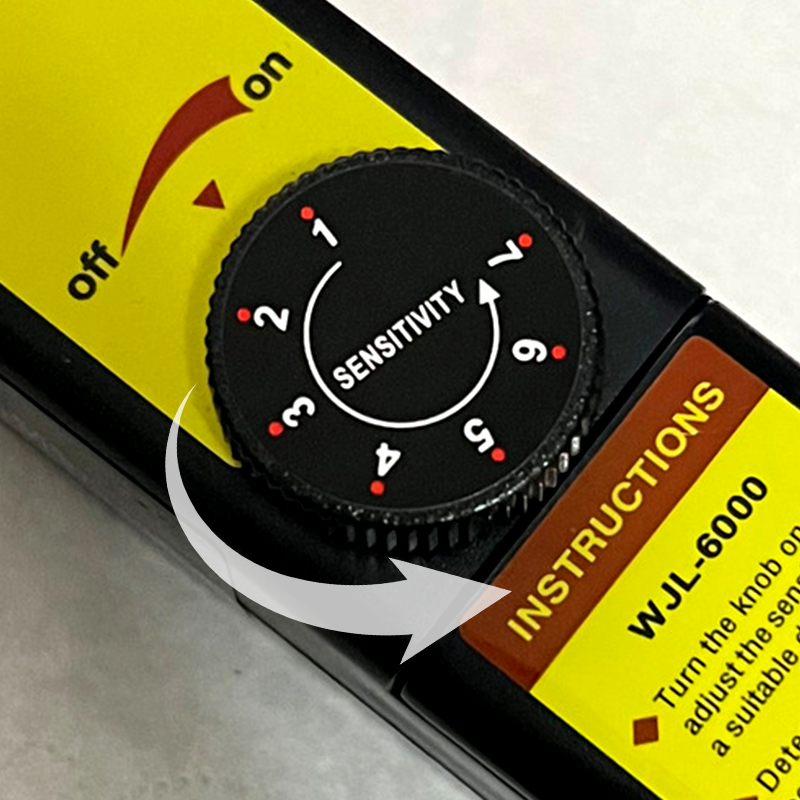 Synapik Multifunctional Car AC Leak Detector for Efficient Refrigerant Detection